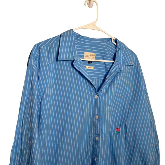 Universal Thread Blouse Women's Large Oversized Button Up Striped Blue Shirt - Picture 2 of 10